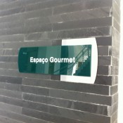 placa de aço escovado com acrilico