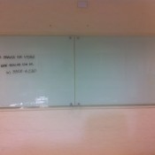 Painel de vidro adesivado