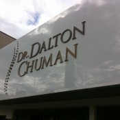 Fachada ACM com letras PVC