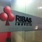 Letreiro em PVC expandido